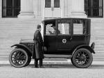 Ford Model T Center Door Sedan 1915 года